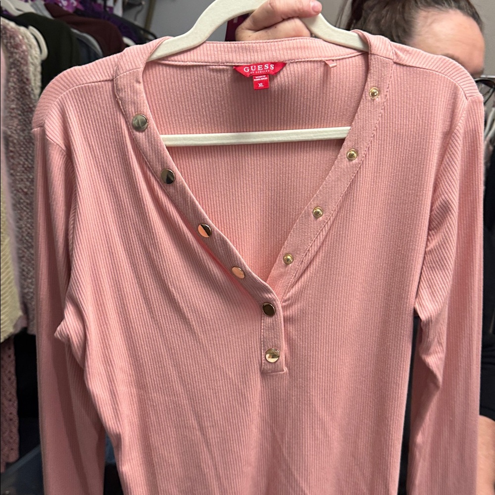 Guess Top